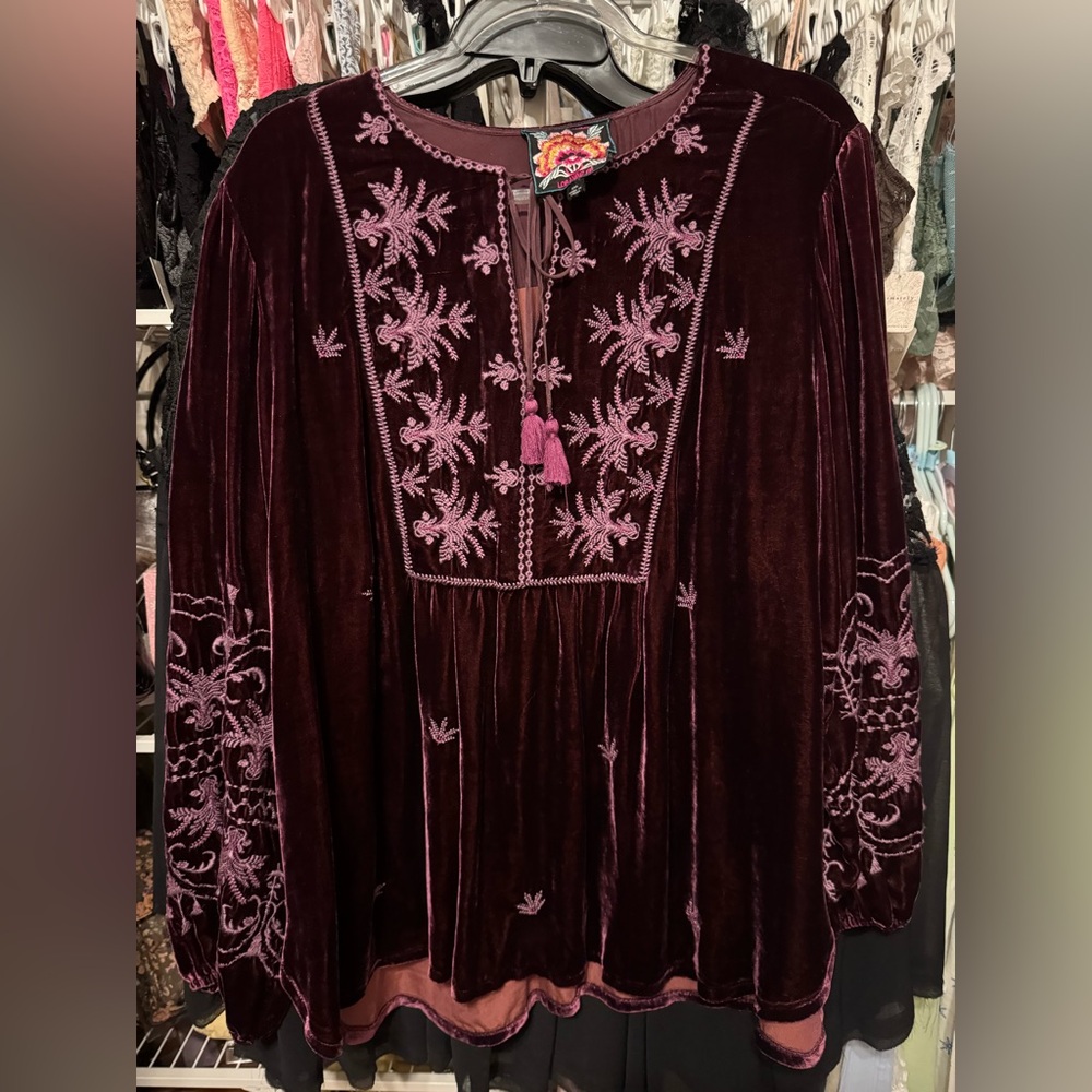 Johnny Was Purple Velvet Embroidered Boho Top. NWOT